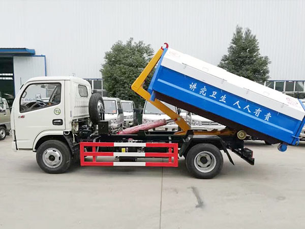 東風(fēng)福瑞卡拉臂式垃圾車(chē) 東風(fēng)福瑞卡拉臂式垃圾車(chē)
