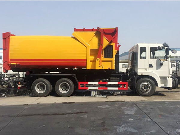東風(fēng)后雙橋拉臂式垃圾車 東風(fēng)后雙橋拉臂式垃圾車