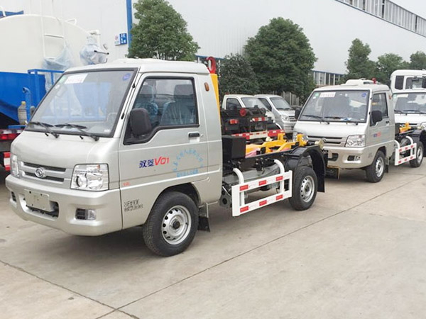 福田馭菱拉臂式垃圾車 福田馭菱拉臂式垃圾車