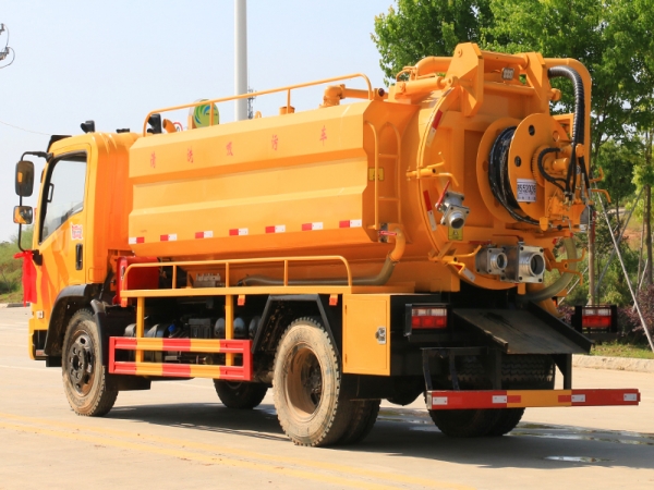 國(guó)六東風(fēng)大福瑞卡10方清洗吸污車 國(guó)六東風(fēng)大福瑞卡10方清洗吸污車