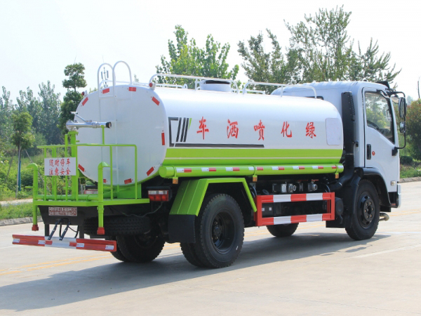 國(guó)六東風(fēng)大福瑞卡9.2噸灑水車 國(guó)六東風(fēng)大福瑞卡9.2噸灑水車