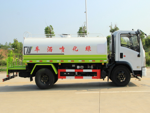國(guó)六東風(fēng)大福瑞卡9.2噸灑水車 國(guó)六東風(fēng)大福瑞卡9.2噸灑水車