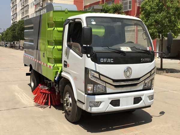 東風(fēng)多利卡5.5方掃路車 東風(fēng)多利卡5.5方掃路車