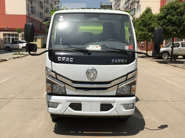 東風(fēng)多利卡5.5方掃路車 東風(fēng)多利卡5.5方掃路車