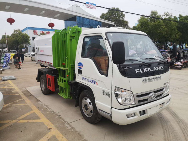 福田小卡之星2掛桶式垃圾車(4方) 福田小卡之星2掛桶式垃圾車(4方)
