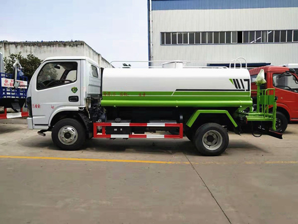 國(guó)六東風(fēng)小福瑞卡 5噸 灑水車 國(guó)六東風(fēng)小福瑞卡 5噸 灑水車