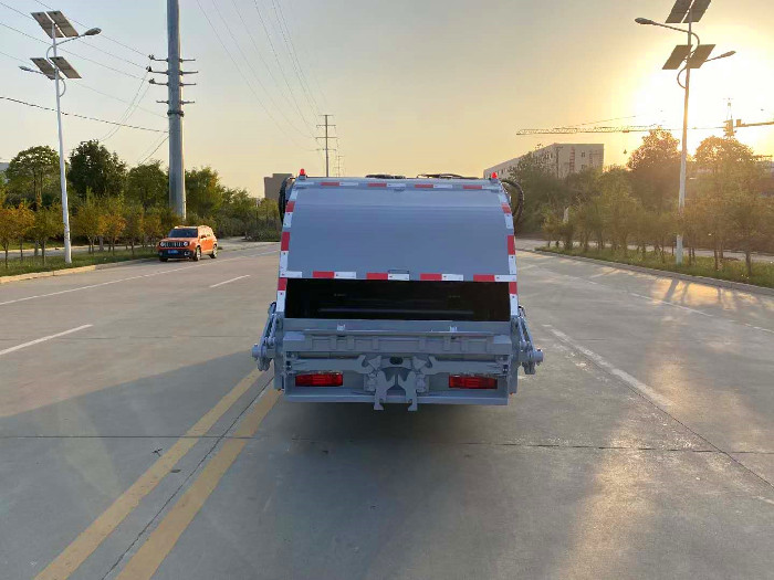 東風途逸藍牌壓縮式垃圾車 東風途逸藍牌壓縮式垃圾車