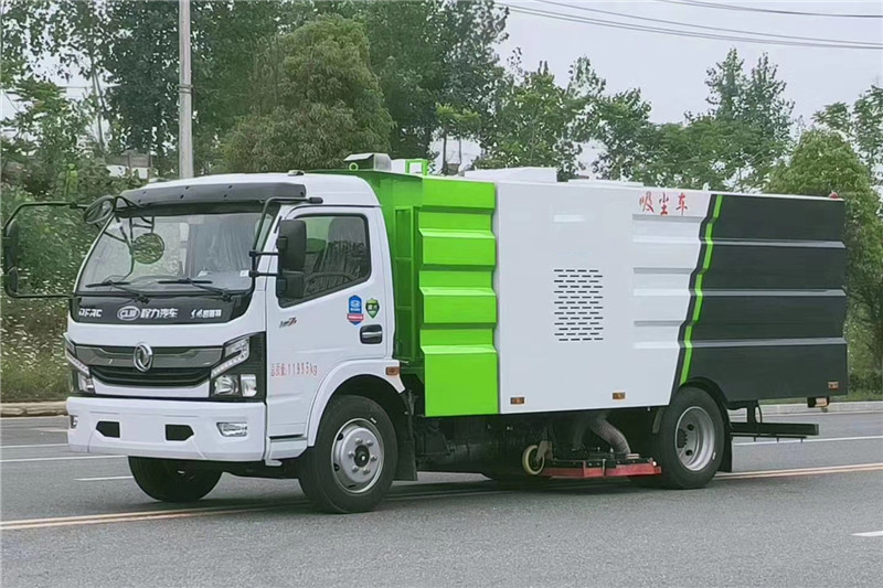國(guó)六東風(fēng)大多利卡8噸(1.5水6塵)吸塵車(chē) 國(guó)六東風(fēng)大多利卡8噸(1.5水6塵)吸塵車(chē)