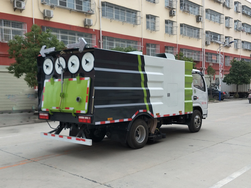 東風(fēng)小多利卡5方吸塵車 東風(fēng)小多利卡5方吸塵車