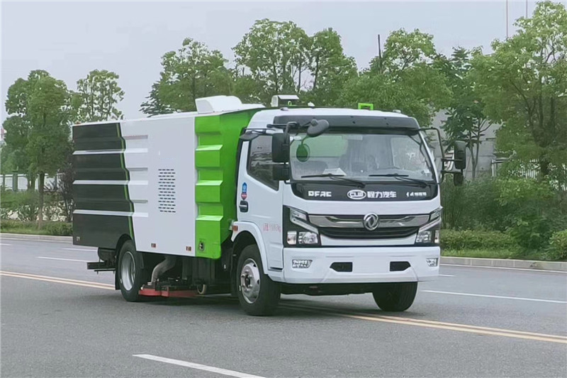 國(guó)六東風(fēng)大多利卡8噸(1.5水6塵)吸塵車(chē) 國(guó)六東風(fēng)大多利卡8噸(1.5水6塵)吸塵車(chē)