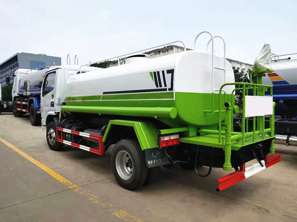 國(guó)六東風(fēng)小福瑞卡 5噸 灑水車 國(guó)六東風(fēng)小福瑞卡 5噸 灑水車