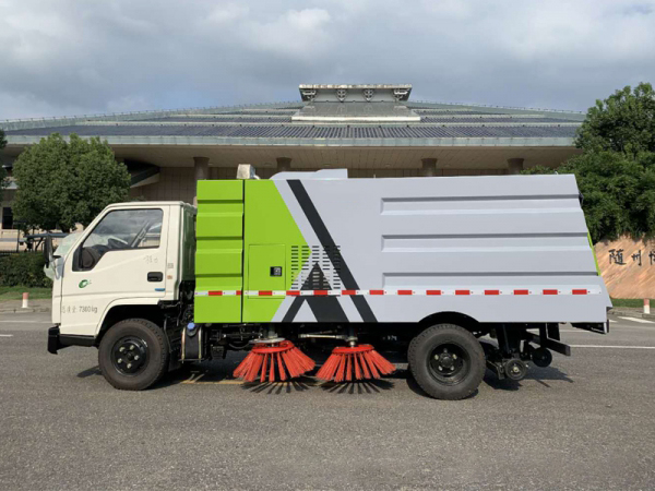 國(guó)六江鈴凱銳掃路車 國(guó)六江鈴凱銳掃路車
