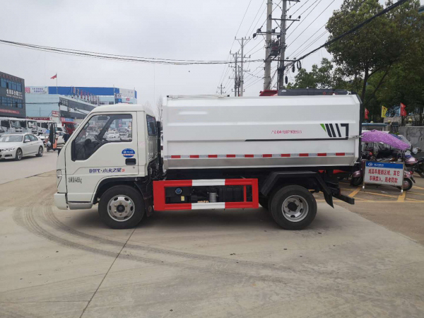 福田小卡之星2掛桶式垃圾車(4方) 福田小卡之星2掛桶式垃圾車(4方)