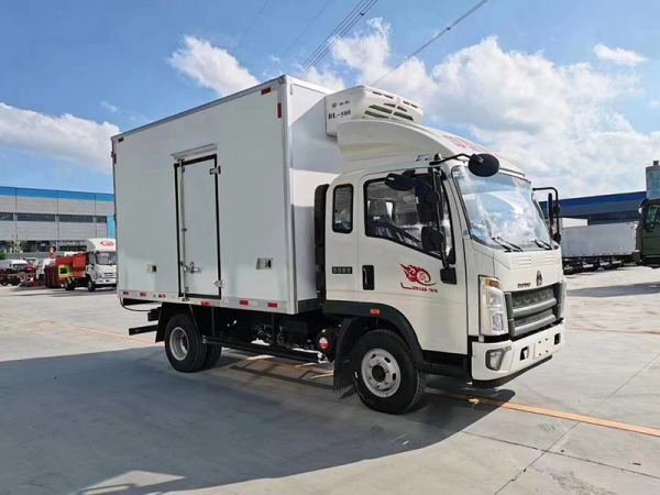 國(guó)六重汽豪沃排半冷藏車 國(guó)六重汽豪沃排半冷藏車