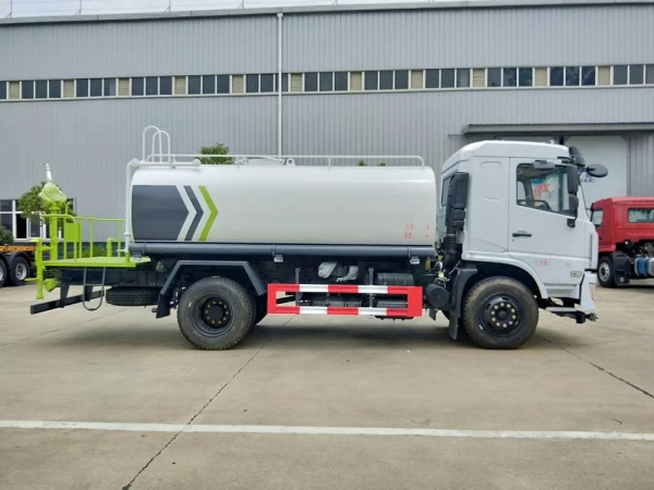 國六東風(fēng)專底D3灑水車【12立方】【14立方】 國六東風(fēng)專底D3灑水車【12立方】【14立方】