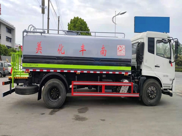 國(guó)六東風(fēng)天錦灑水車 國(guó)六東風(fēng)天錦灑水車