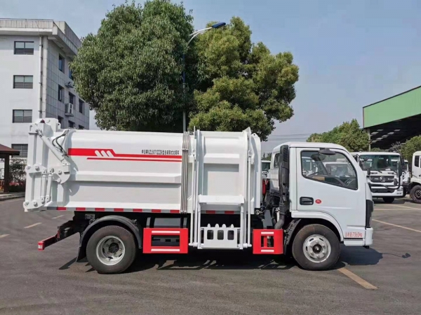 國六【7立方】 多利卡D6右側(cè)掛桶垃圾車 國六【7立方】 多利卡D6右側(cè)掛桶垃圾車