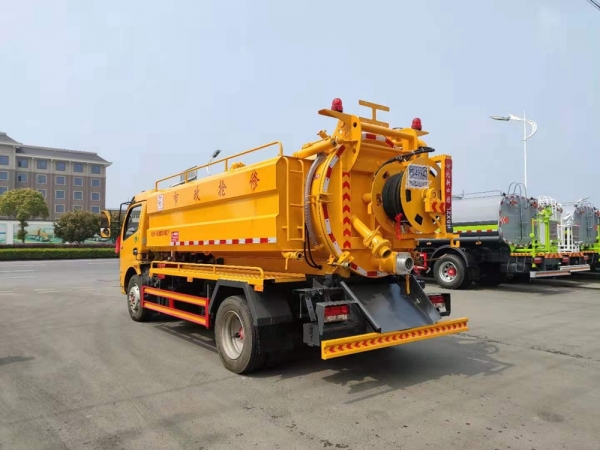 國六東風(fēng)凱普特K7/東風(fēng)多利卡D7清洗吸污車 國六東風(fēng)凱普特K7/東風(fēng)多利卡D7清洗吸污車