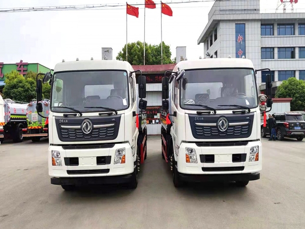 國(guó)六東風(fēng)天錦灑水車 國(guó)六東風(fēng)天錦灑水車
