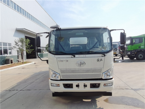 9.5方國六楚勝解放J6油罐車 9.5方國六楚勝解放J6油罐車