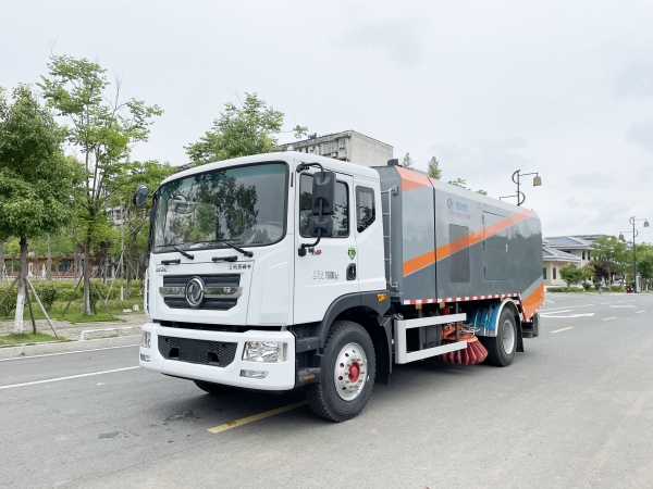 東風(fēng)D9干濕兩用掃路車(chē) 東風(fēng)D9干濕兩用掃路車(chē)