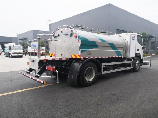 福田歐馬可10方純電動(dòng)路面清洗車 福田歐馬可10方純電動(dòng)路面清洗車