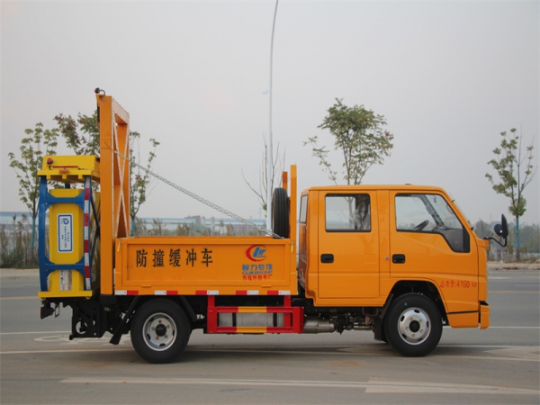 江鈴藍(lán)牌70K防撞車 江鈴藍(lán)牌70K防撞車