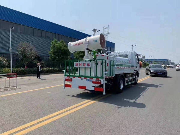 東風(fēng)凱普特5方純電動灑水車 東風(fēng)凱普特5方純電動灑水車