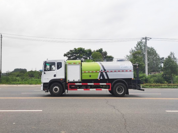 東風(fēng)11方純電動灑水車 東風(fēng)11方純電動灑水車