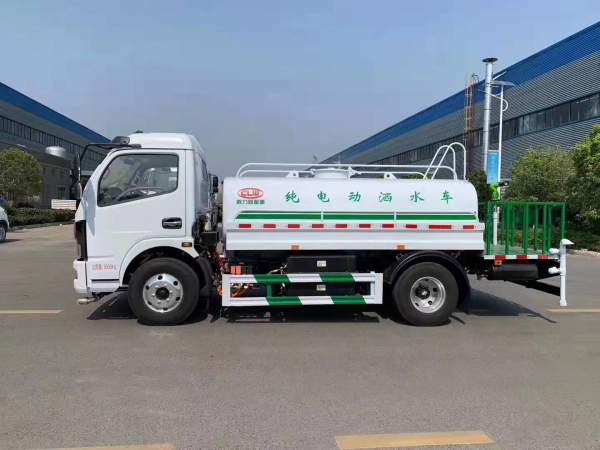 東風(fēng)凱普特5方純電動灑水車 東風(fēng)凱普特5方純電動灑水車