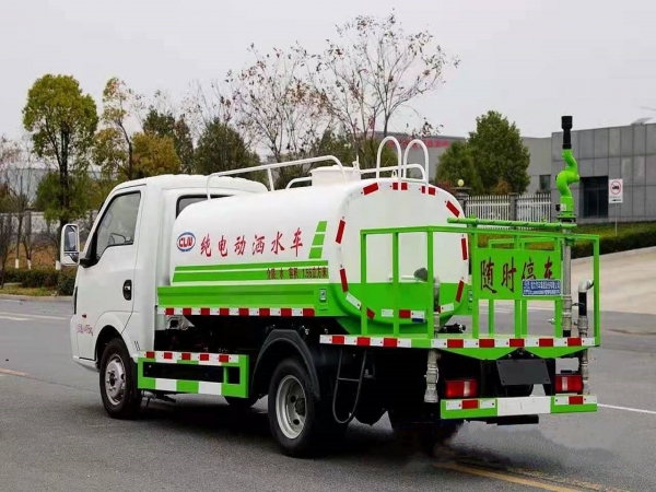 東風(fēng)華神3方純電動(dòng)灑水車(chē) 東風(fēng)華神3方純電動(dòng)灑水車(chē)
