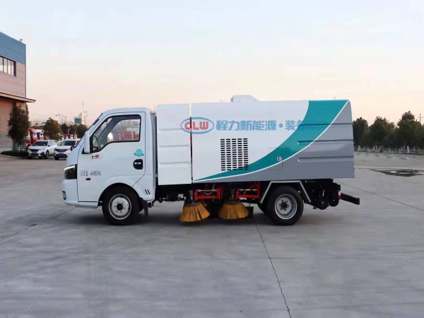 東風(fēng)途逸純電動(dòng)掃路車 東風(fēng)途逸純電動(dòng)掃路車