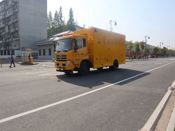 東風(fēng)天錦工程搶險車 東風(fēng)天錦工程搶險車