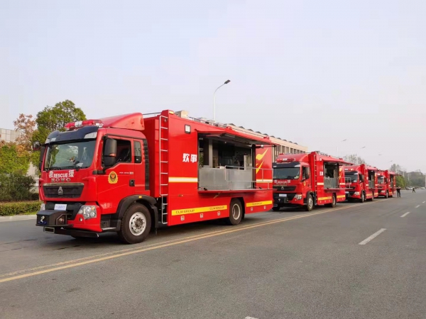 移動(dòng)餐車 移動(dòng)餐車