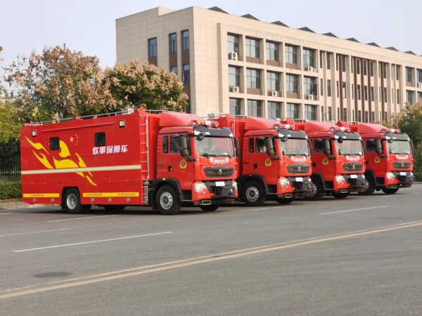 移動(dòng)餐車 移動(dòng)餐車