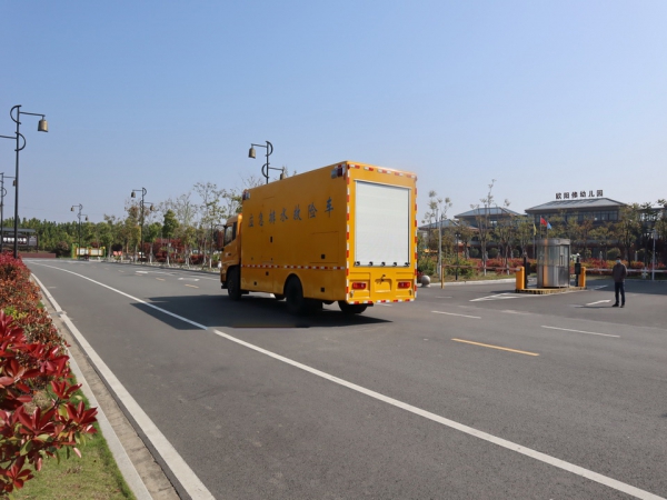 東風(fēng)天錦工程搶險車 東風(fēng)天錦工程搶險車
