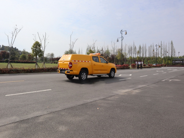 大通皮卡救險(xiǎn)車 大通皮卡救險(xiǎn)車