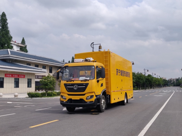 東風(fēng)天錦2000方大流量排水車 東風(fēng)天錦2000方大流量排水車