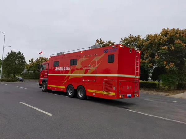 通訊指揮車 通訊指揮車