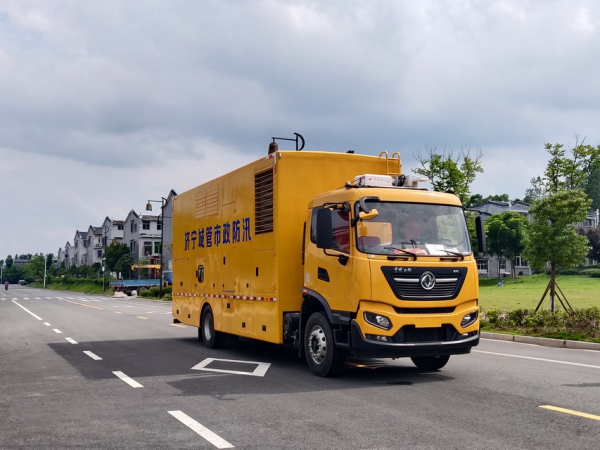 東風(fēng)天錦2000方大流量排水車 東風(fēng)天錦2000方大流量排水車