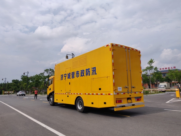 東風(fēng)天錦2000方大流量排水車 東風(fēng)天錦2000方大流量排水車
