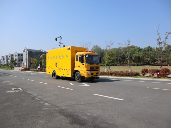 東風(fēng)天錦工程搶險車 東風(fēng)天錦工程搶險車
